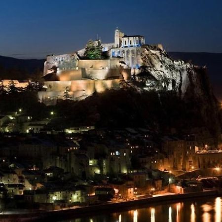 Bed and Breakfast Etxe Laminak Систерон Экстерьер фото
