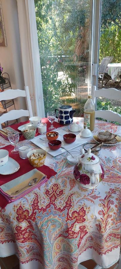 Bed and Breakfast Etxe Laminak Систерон Экстерьер фото